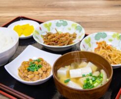 日本の朝食のイメージ